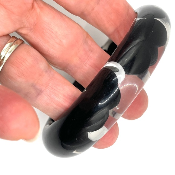 Vintage Clear Black White Lucite Aspirin Pill Style Polka Dot Bangle Bracelet - Picture 8 of 15